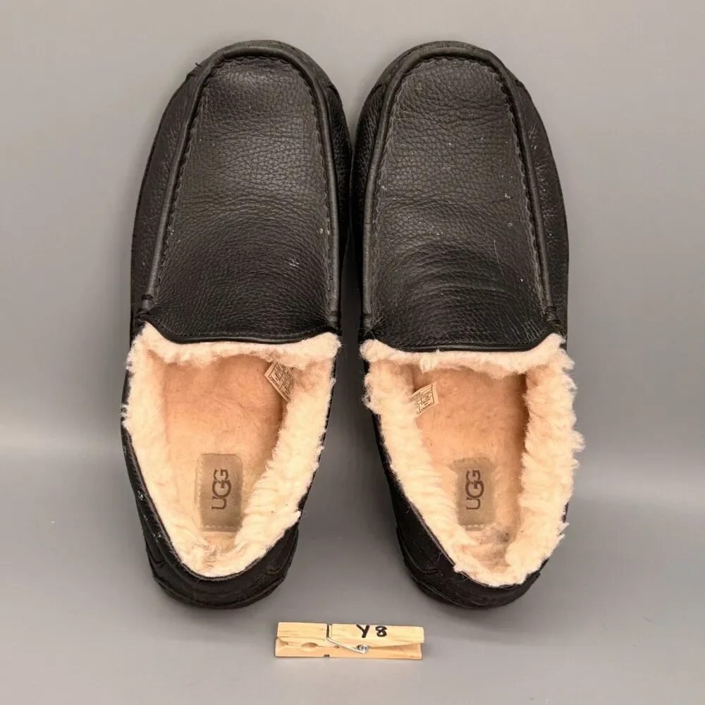 UGG Ascot Mens 11 Black Leather Wool Lined Slippers Slip-On Moccasin Winter